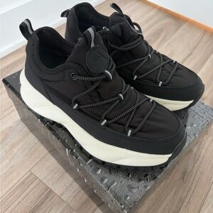 Women's Black and White Winter Boots